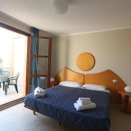 Cosmopolitan Golf & Semesteranläggning (resort) Tirrenia