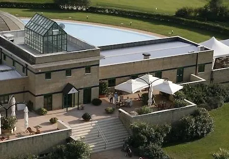 Cosmopolitan Golf & 2*