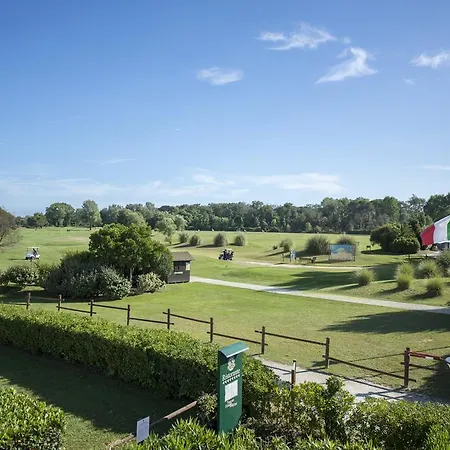 Cosmopolitan Golf & Semesteranläggning (resort)