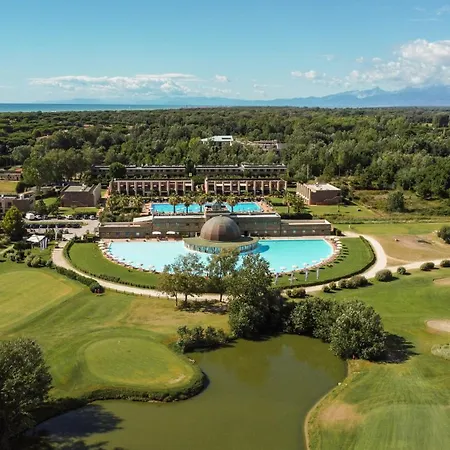 Cosmopolitan Golf & 2*