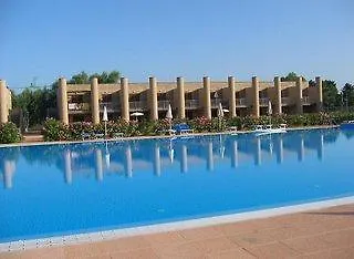 Cosmopolitan Golf & 2*