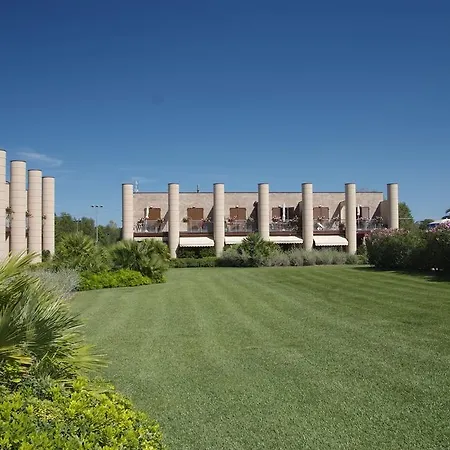 Cosmopolitan Golf & Semesteranläggning (resort) 2*