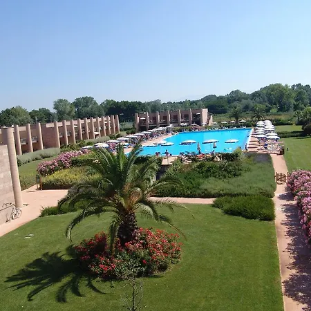 Semesteranläggning (resort) Cosmopolitan Golf & Tirrenia