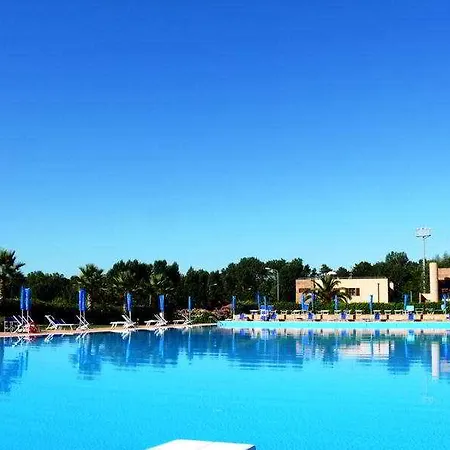 Cosmopolitan Golf & Semesteranläggning (resort) Tirrenia