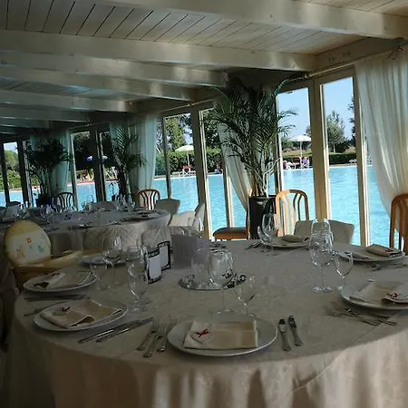 Cosmopolitan Golf & 2*