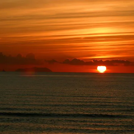 Cosmopolitan Golf & 2*