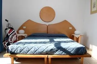 Cosmopolitan Golf & 2*