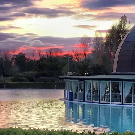 Cosmopolitan Golf & Курортный комплекс